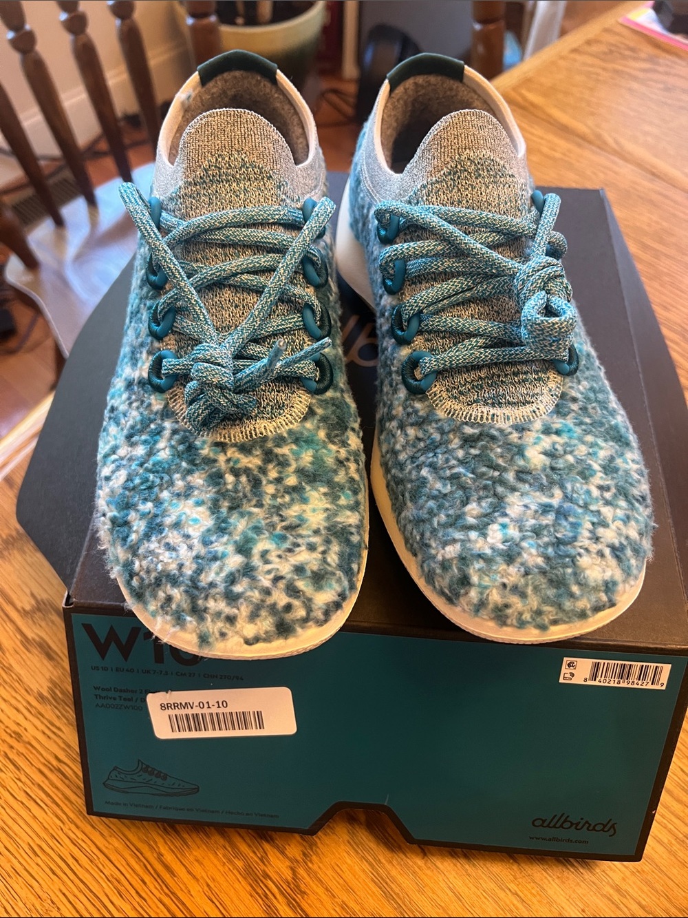 NWT all birds Women’s Wool Sneakers in Teal and Cream